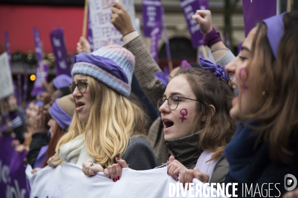 Manifestation contre les féminicides et les violences faites aux femmes