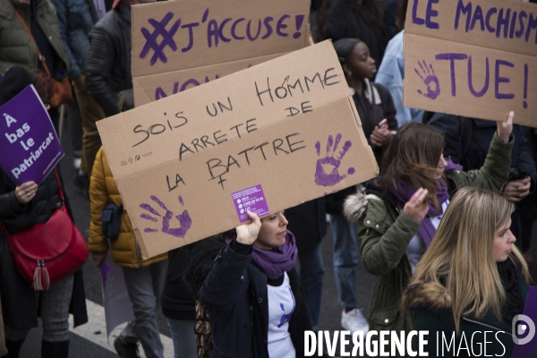 Manifestation contre les féminicides et les violences faites aux femmes