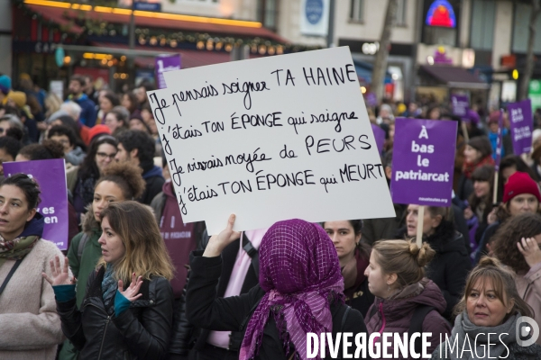 Manifestation contre les féminicides et les violences faites aux femmes