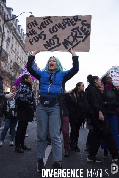 Manifestation contre les féminicides et les violences faites aux femmes