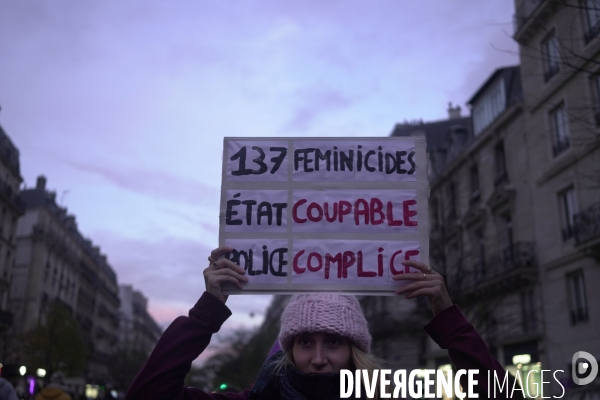 Manifestation contre les féminicides et les violences faites aux femmes