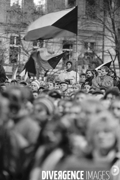 PRAGUE 1989 . La revolution de velour - The velvet revolution