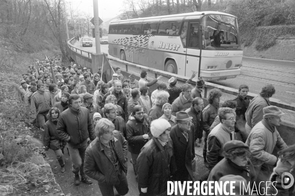 PRAGUE 1989 . La revolution de velour - The velvet revolution