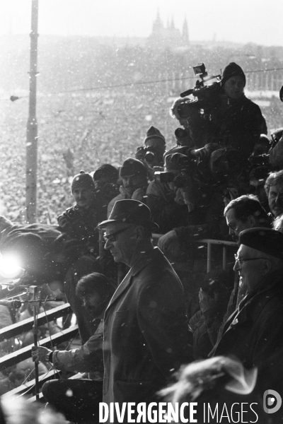 PRAGUE 1989 . La revolution de velour - The velvet revolution