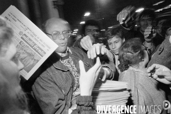PRAGUE 1989 . La revolution de velour - The velvet revolution