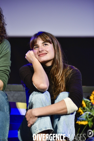 Le film LA DERNIERE VIE DE SIMON présenté par la scénariste Sabrina B KARINE, et les comédiens Camille CLARIS et Martin KARMANN. The film THE LAST LIFE OF SIMON presented by screenwriter Sabrina B KARINE, and actors Camille CLARIS and Martin KARMANN