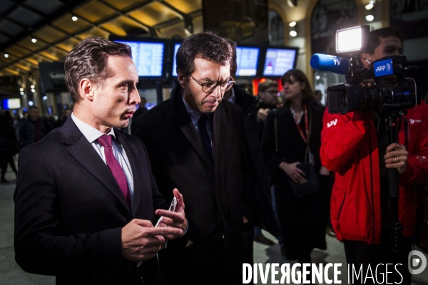 Jean-Baptiste DJEBBARI à la rencontre d agents de la SNCF.