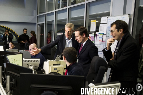 Jean-Baptiste DJEBBARI à la rencontre d agents de la SNCF.