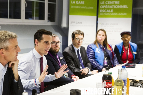 Jean-Baptiste DJEBBARI à la rencontre d agents de la SNCF.