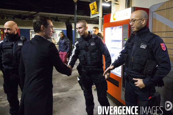 Jean-Baptiste DJEBBARI à la rencontre d agents de la SNCF.