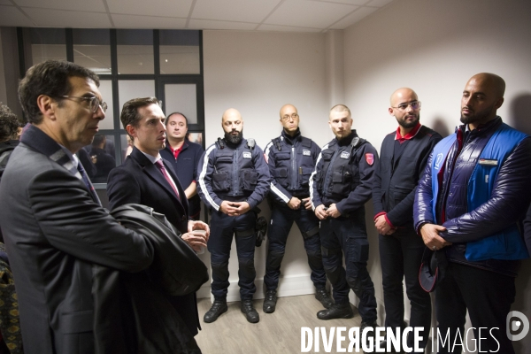 Jean-Baptiste DJEBBARI à la rencontre d agents de la SNCF.