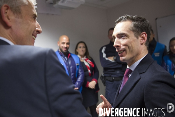 Jean-Baptiste DJEBBARI à la rencontre d agents de la SNCF.