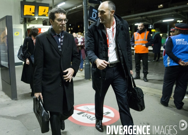 Jean-Baptiste DJEBBARI à la rencontre d agents de la SNCF.