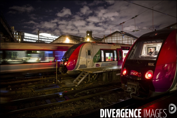 Voyage dans les Tranciliens de la SNCF le long de la ligne L.