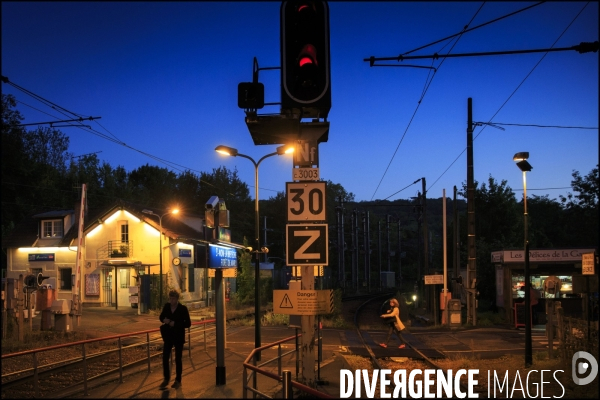 Voyage dans les Tranciliens de la SNCF le long de la ligne L.