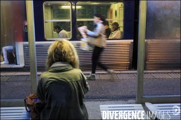 Voyage dans les Tranciliens de la SNCF le long de la ligne L.