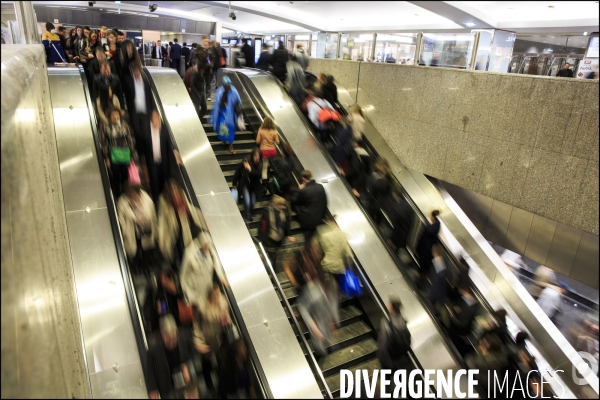 Voyage dans les Tranciliens de la SNCF le long de la ligne L.