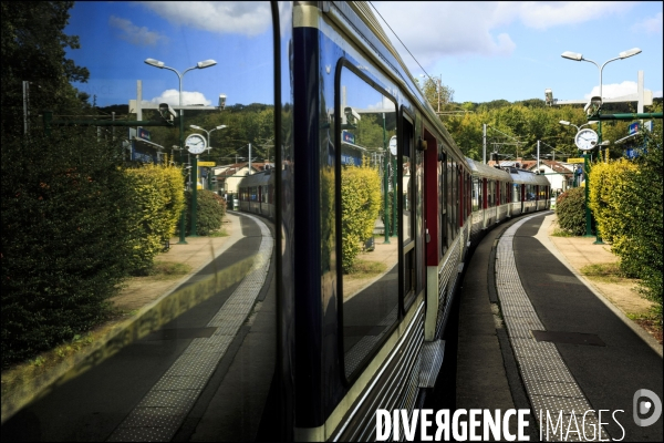 Voyage dans les Tranciliens de la SNCF le long de la ligne L.