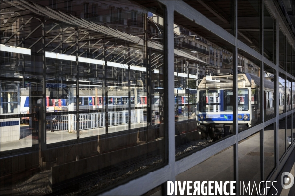 Voyage dans les Tranciliens de la SNCF le long de la ligne L.