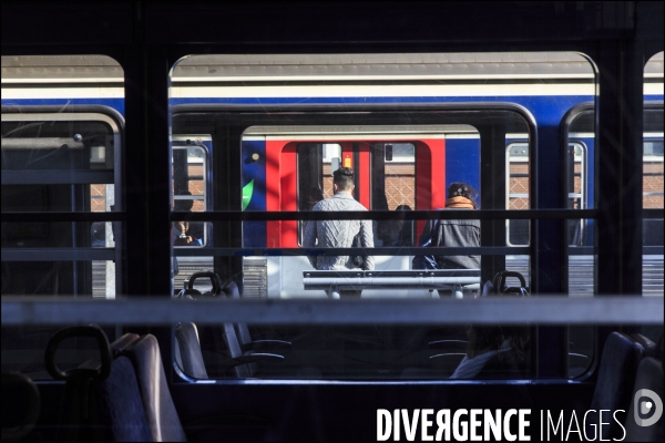 Voyage dans les Tranciliens de la SNCF le long de la ligne L.
