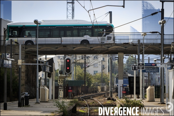 Voyage dans les Tranciliens de la SNCF le long de la ligne L.