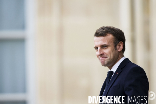 Portraits d Emmanuel MACRON à l Elysée.