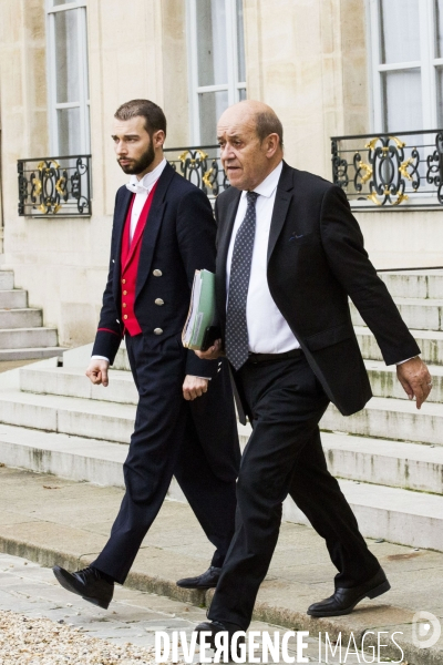 Portraits d Emmanuel MACRON à l Elysée.