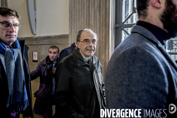 Procès du Cardinal Philippe Barbarin à la cour d appel de Lyon.