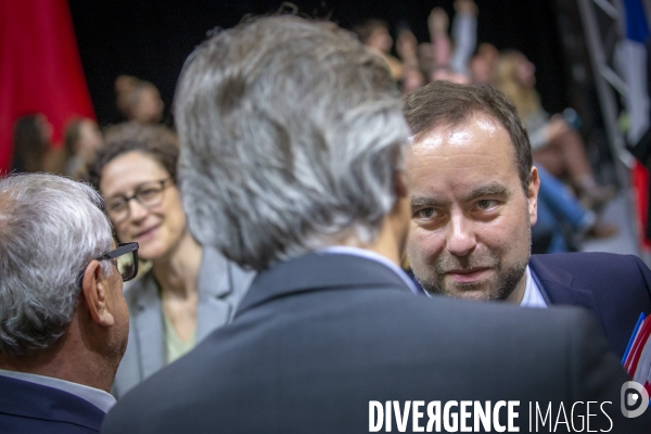 Emmanuel Macron , grand debat national à Greoux-les-bains