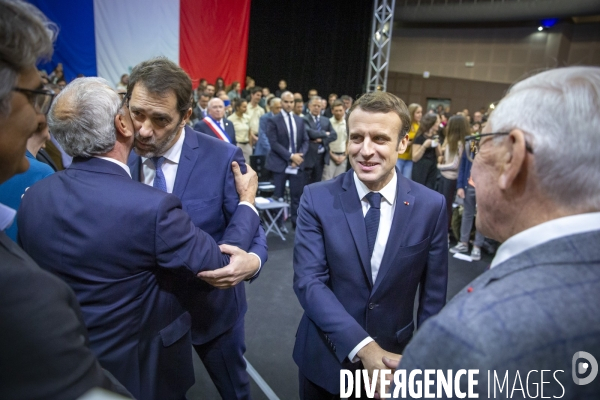 Emmanuel Macron , grand debat national à Greoux-les-bains