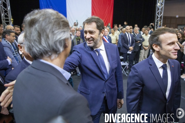 Emmanuel Macron , grand debat national à Greoux-les-bains