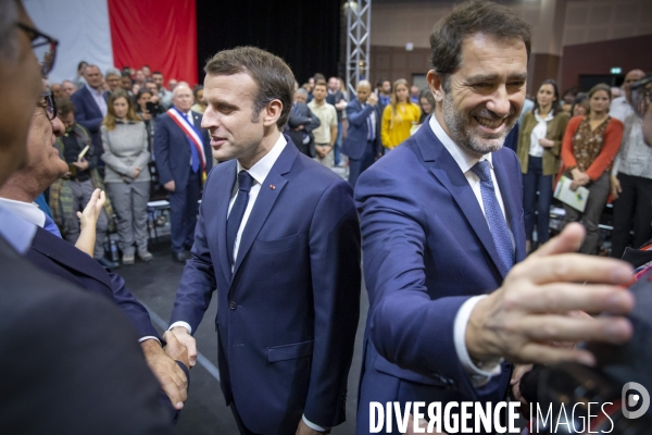 Emmanuel Macron , grand debat national à Greoux-les-bains