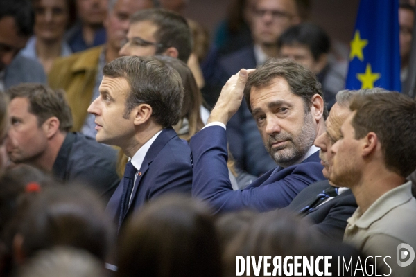 Emmanuel Macron , grand debat national à Greoux-les-bains