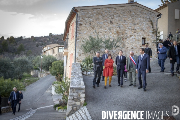 Emmanuel Macron , grand debat national à Greoux-les-bains