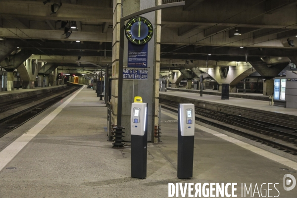 Gare montparnasse pas de trains ni metros