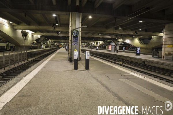 Gare montparnasse pas de trains ni metros