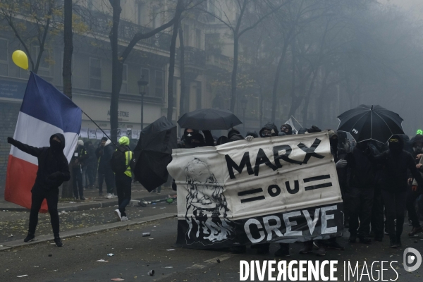 Manifestation contre la réforme des retraites Paris 2019. Protests Against Pension Reforms in Paris.