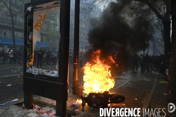 Manifestation contre la réforme des retraites Paris 2019. Protests Against Pension Reforms in Paris.