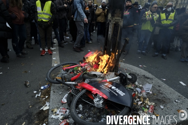 Manifestation contre la réforme des retraites Paris 2019. Protests Against Pension Reforms in Paris.