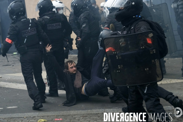 Manifestation contre la réforme des retraites Paris 2019. Protests Against Pension Reforms in Paris.