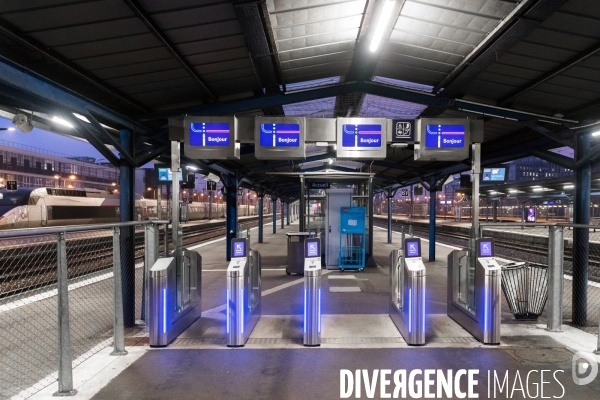 Jour de grève à la gare SNCF de Nantes