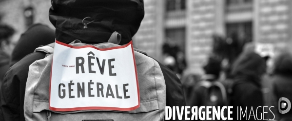 Manifestation pour la Grève du 5 décembre 2019 à Paris. National strike of 5 December 2019 in Paris.