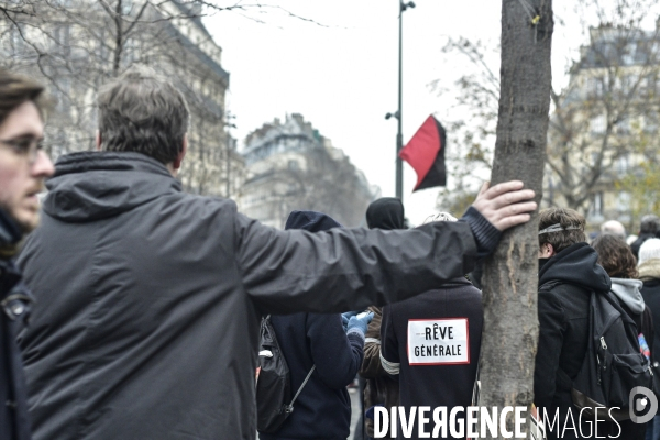 Manifestation pour la Grève du 5 décembre 2019 à Paris. National strike of 5 December 2019 in Paris.