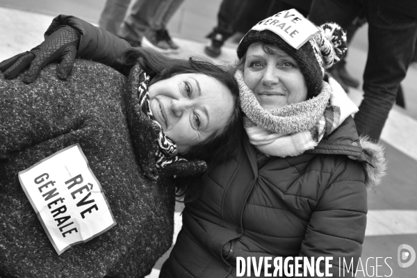 Manifestation pour la Grève du 5 décembre 2019 à Paris. National strike of 5 December 2019 in Paris.