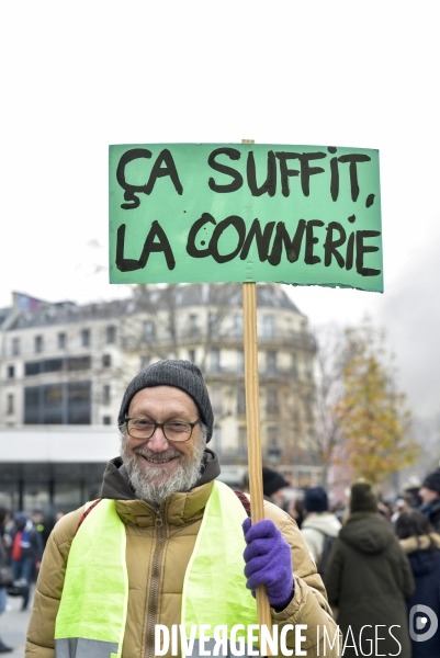 Manifestation pour la Grève du 5 décembre 2019 à Paris. National strike of 5 December 2019 in Paris.