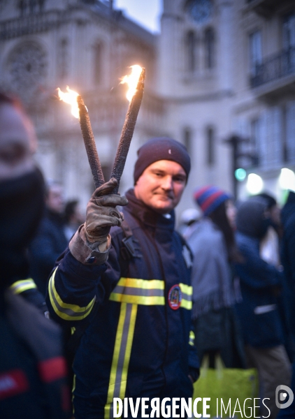 Manifestation pour la Grève du 5 décembre 2019 à Paris. National strike of 5 December 2019 in Paris.