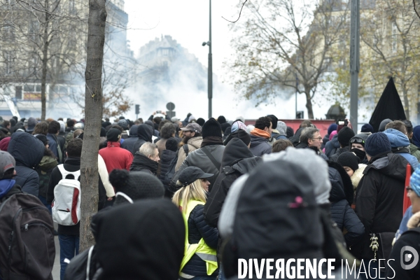 Manifestation pour la Grève du 5 décembre 2019 à Paris. National strike of 5 December 2019 in Paris.