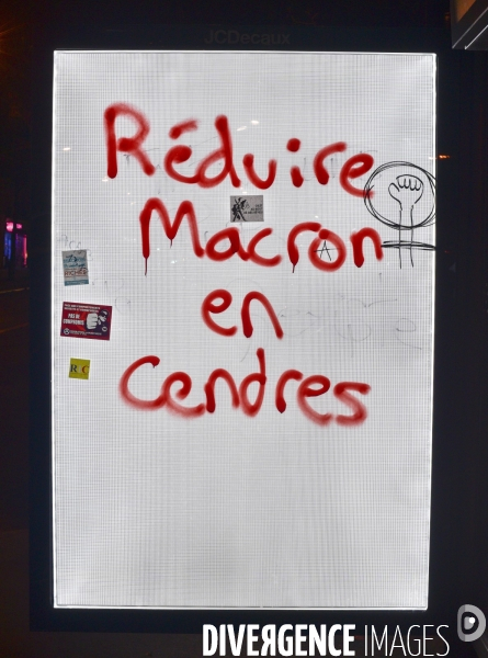 Manifestation pour la Grève du 5 décembre 2019 à Paris. National strike of 5 December 2019 in Paris.