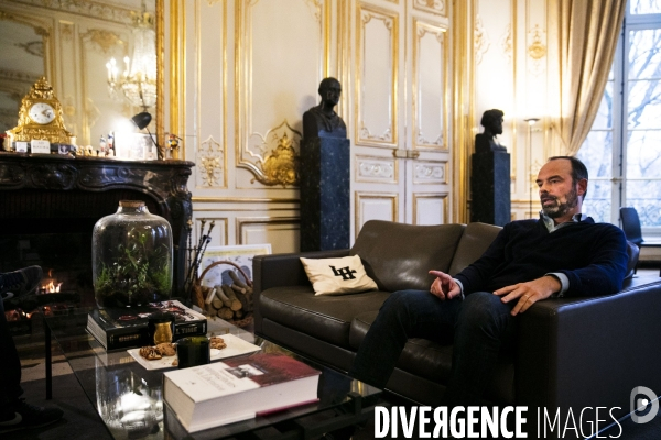 Le Premier Ministre Edouard PHILIPPE dans son bureau à l Hôtel Matignon  Le Premier Ministre Edouard PHILIPPE dans son bureau à l Hôtel Matignon.