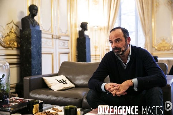 Le Premier Ministre Edouard PHILIPPE dans son bureau à l Hôtel Matignon  Le Premier Ministre Edouard PHILIPPE dans son bureau à l Hôtel Matignon.